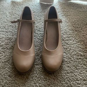 Like new Bloch tap shoe size 11